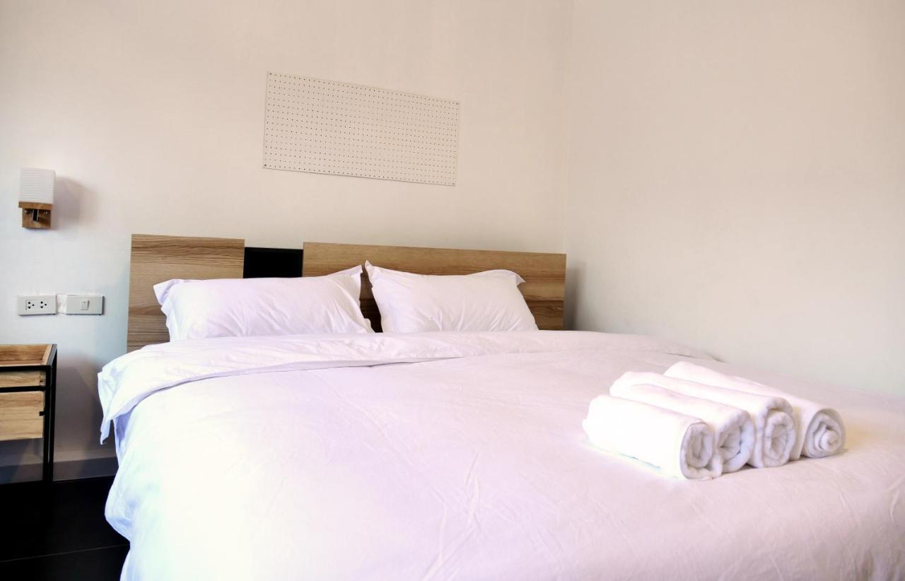 Breeze Hostel Pattaya Exterior photo