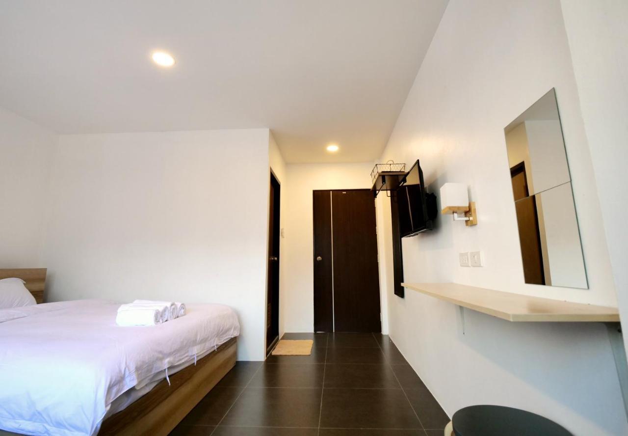 Breeze Hostel Pattaya Exterior photo