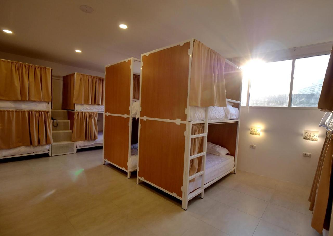 Breeze Hostel Pattaya Exterior photo