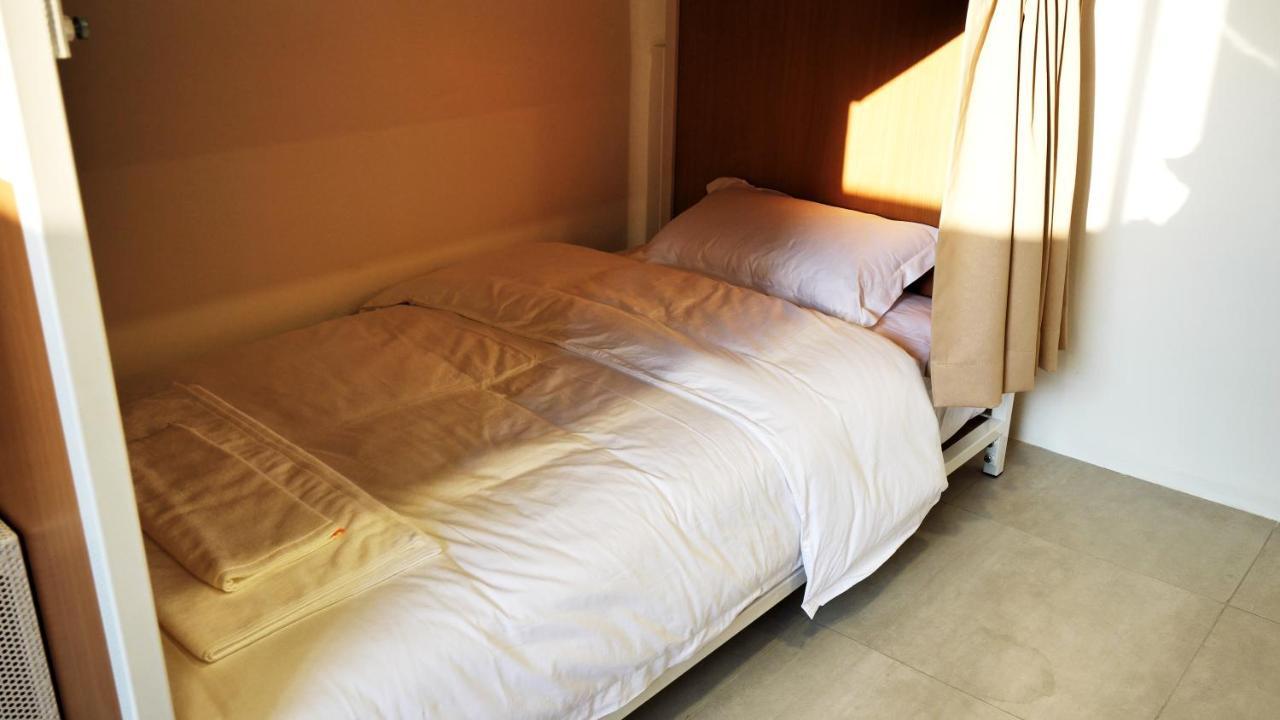 Breeze Hostel Pattaya Exterior photo