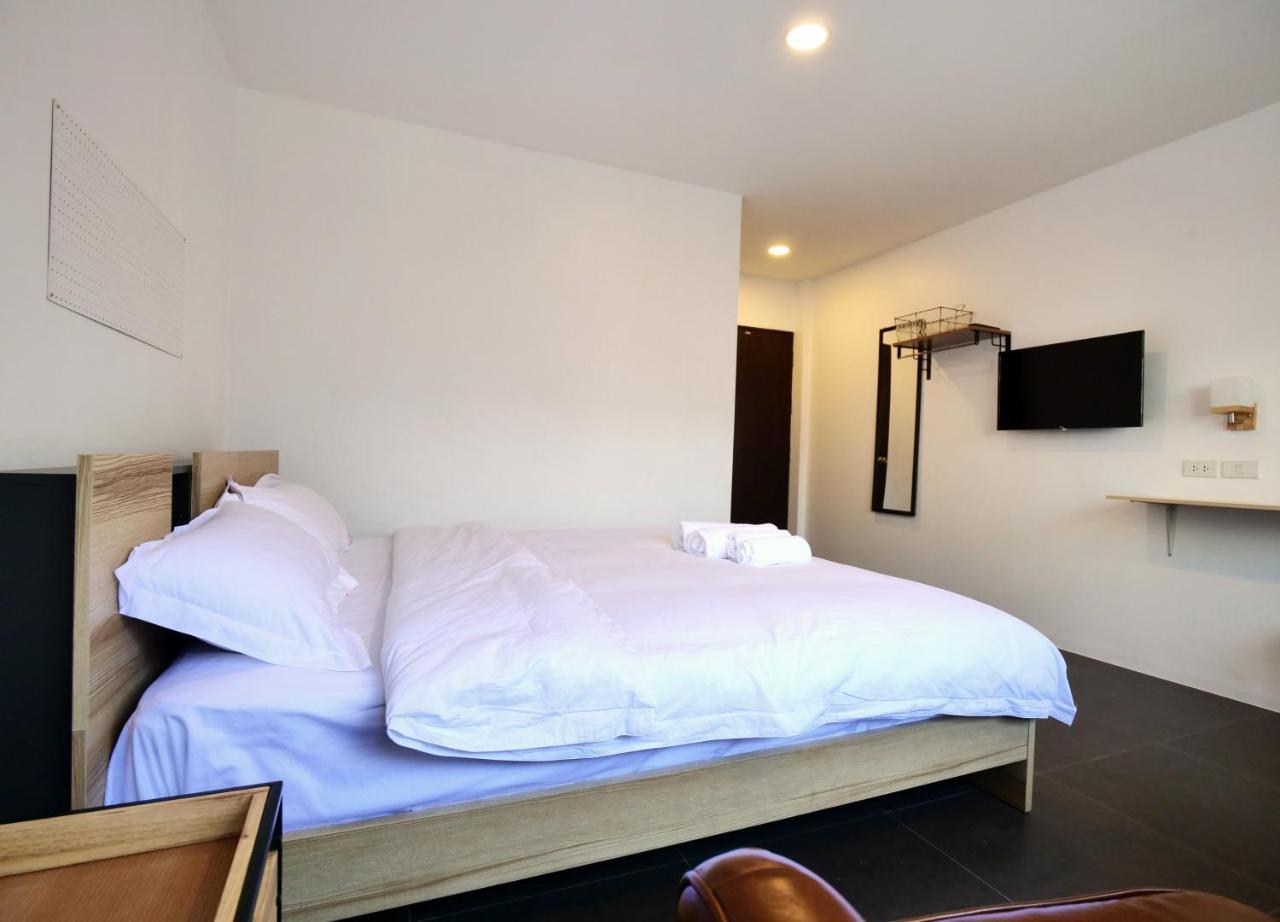 Breeze Hostel Pattaya Exterior photo