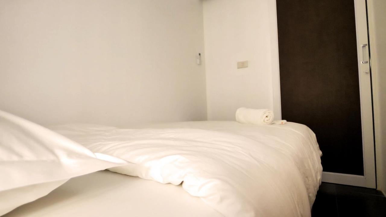 Breeze Hostel Pattaya Exterior photo